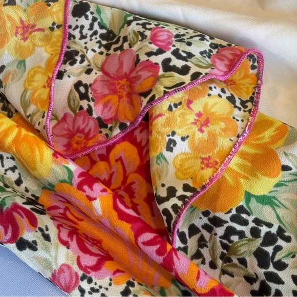 GUESS Floral Print Faux Wrap Romper with Shorts and Ruffle Accents NWT Sz Small - Picture 11 of 14